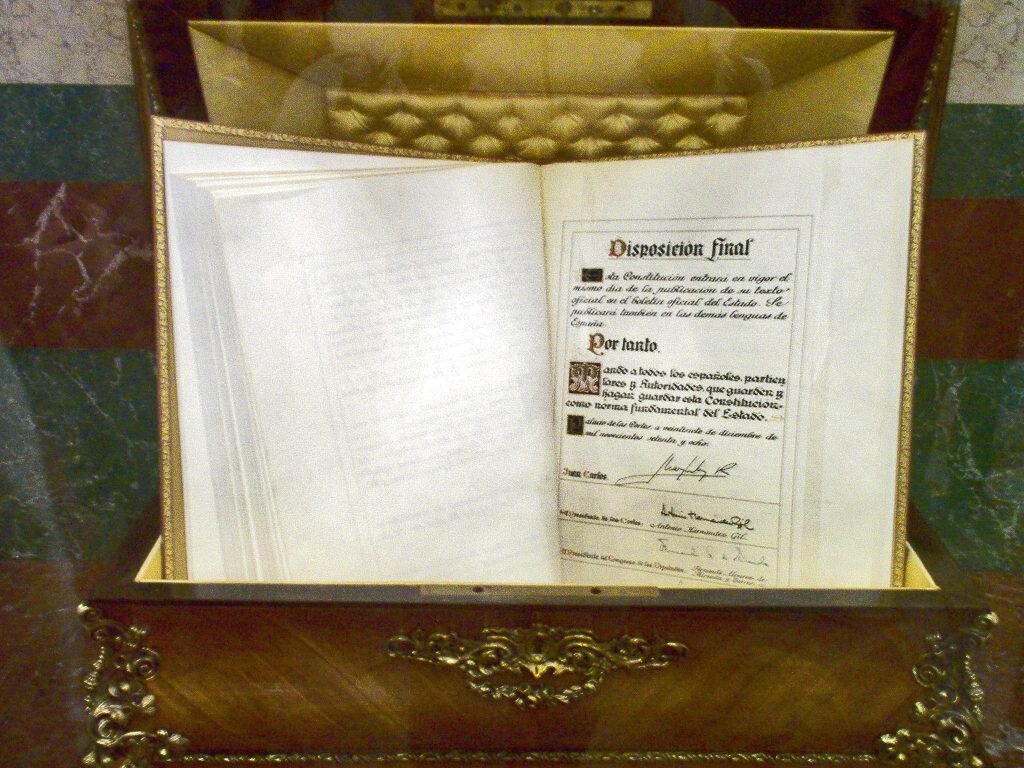 Ejemplar de la Constitución española de 1978 conservado por el Congreso