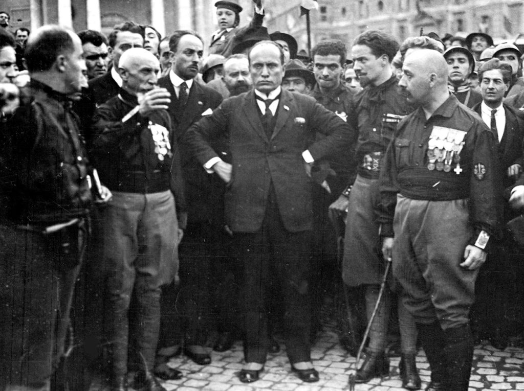 Manifestaciones políticas de masas en la Italia fascista y la Alemania nazi