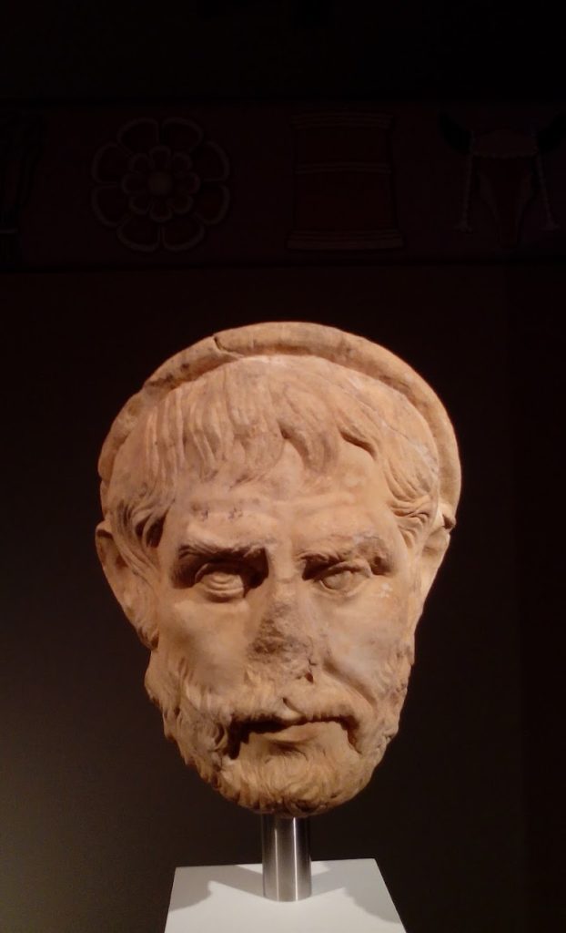 Busto de Aristóteles, filósofo griego asociado al concepto de potencia.