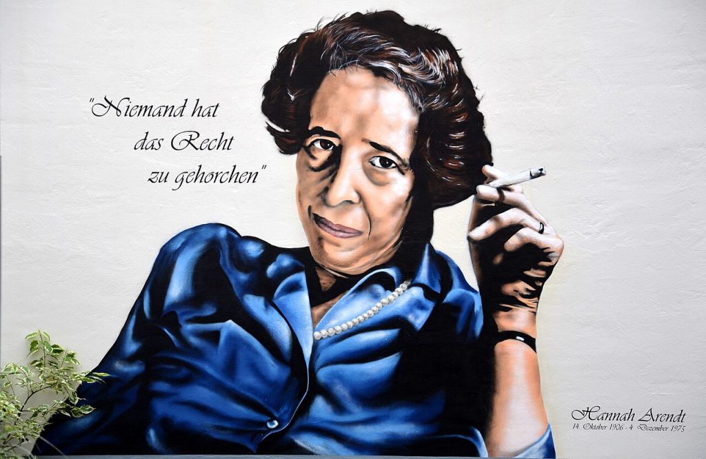 Retrato de Hannah Arendt para ilustrar el concepto de banalidad del mal