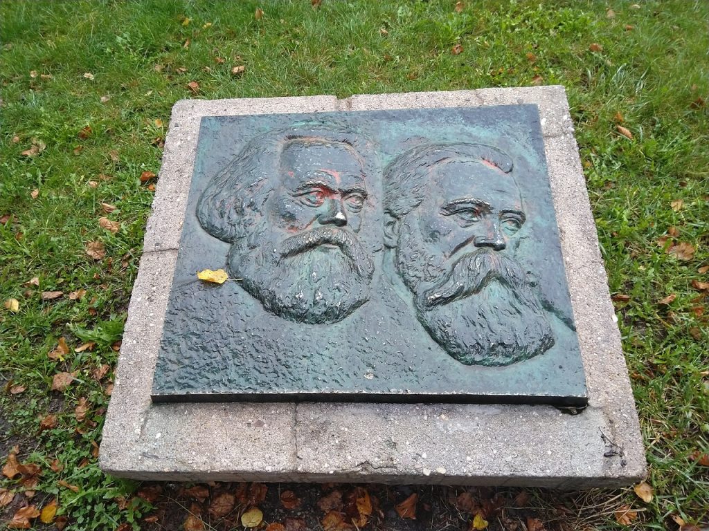 Retratos de Karl Marx y Friedrich Engels, autores del materialismo histórico