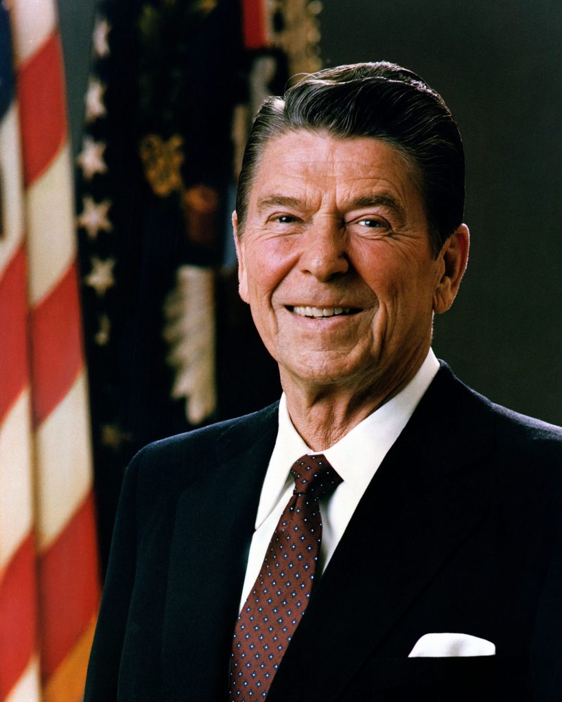 Retrato oficial del presidente estadounidense Ronald Reagan